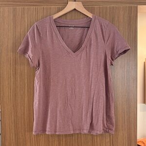 Madewell:  V-Neck Tee in Soft Slub, Size M, Mauve
